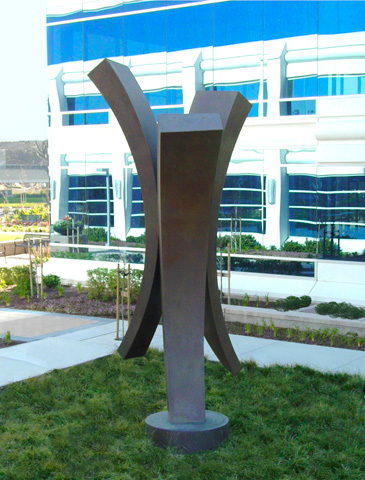Image of large bronze sculpture.